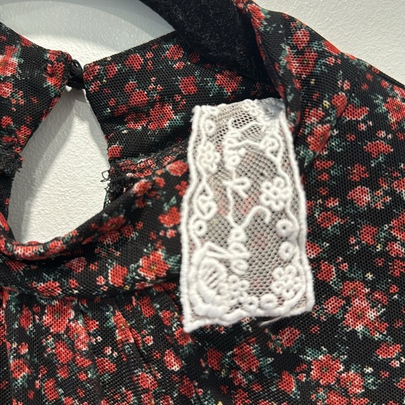 Sadie and Sage mini black dress w/red rose print and ruffles size M gently worn - Picture 6 of 9